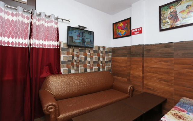 OYO 14920 Blue Heart Guest House