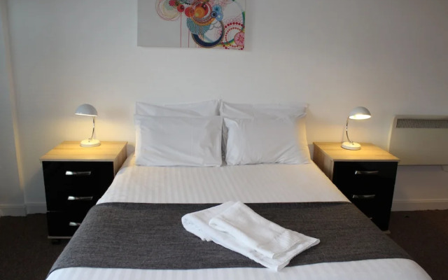 Empire Serviced 1 Bedroom Apartment