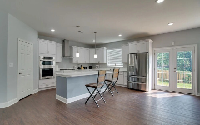 Dumfries Vacation Rental ~ 32 Mi to Washington DC!