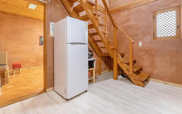 Jeju Bijasupgil15 Pension