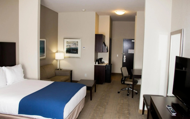 Holiday Inn Express & Suites Sikeston Southwest by IHG
