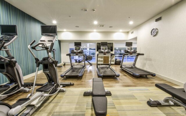 Holiday Inn Express & Suites Dallas NW - Farmers Branch by IHG
