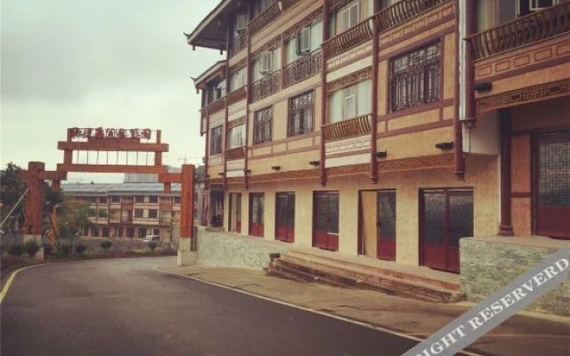 Lanjing Homestay (Kaili Miao Dong Ethnic Park)