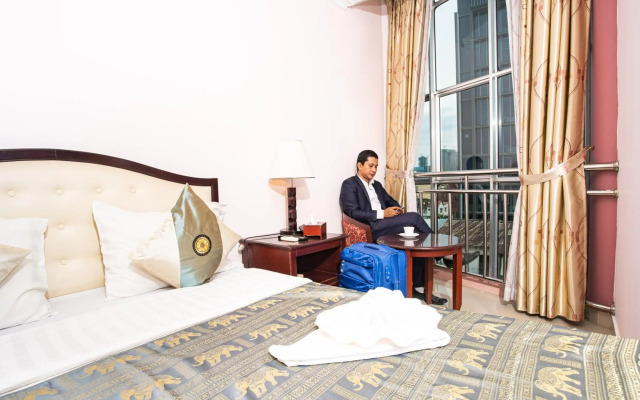 Silver Mounts Hotel