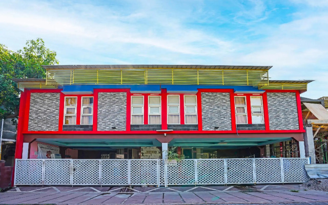 OYO 91743 Choirul Residence