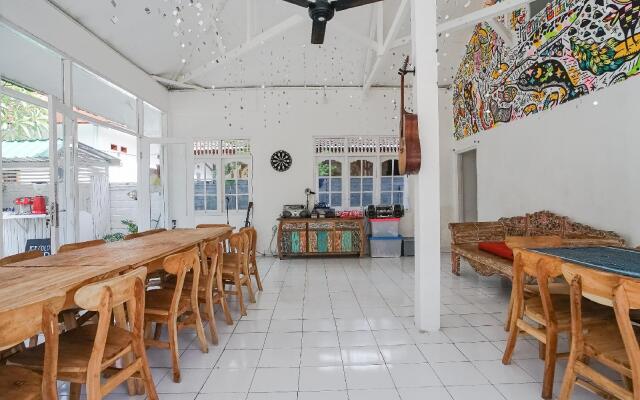 Indopurejoy House - Komala Indah Cottages - Hostel