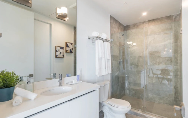 VHC Luxury Apartments 538-203