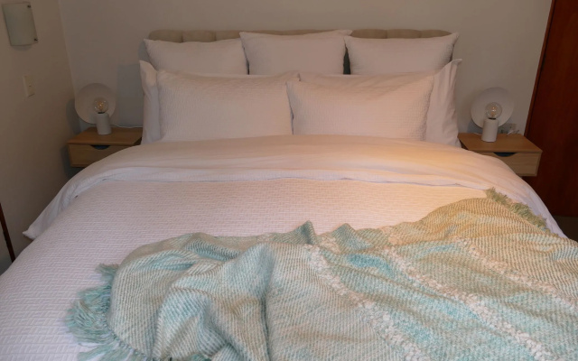 Number 41 Bed  Breakfast – Guest Rooms – Blenheim