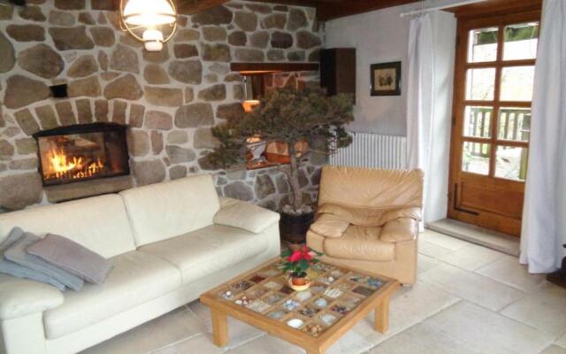 Gîte Essertines-en-Donzy, 5 pièces, 10 personnes - FR-1-496-200