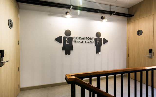 Snoozz Hotel - Hostel