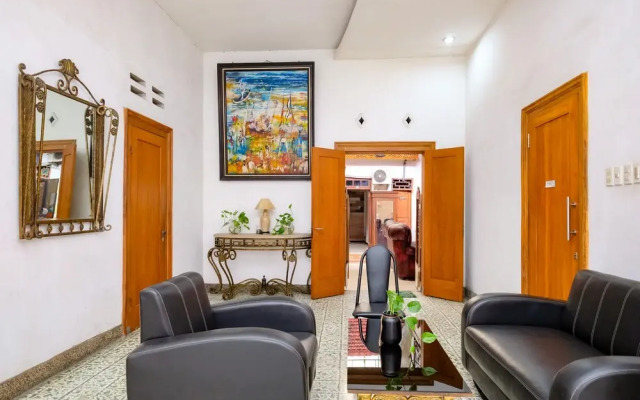 RedDoorz Syariah Near Alun-Alun Tulungagung