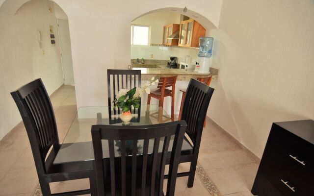 2BR Condo ground level Rinconada Del Sol