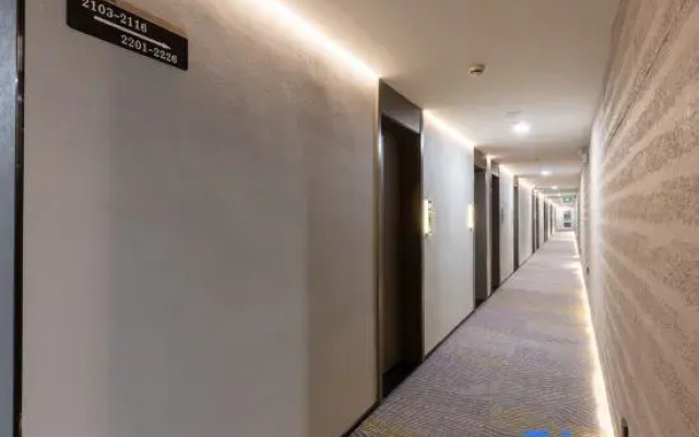 Pengpai Light Luxury Hotel (Chongming Chenjiazhen)