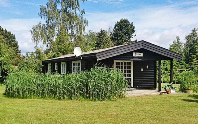 Cozy Holiday Home in Gedser Near Sea