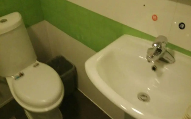 7 Days Inn Shanghai South Xizang Road Subway Station Branch