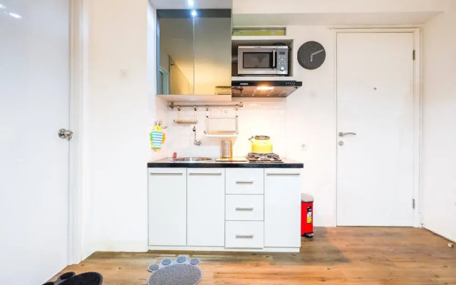 Modern And Comfy 3BR Bassura City Apartment