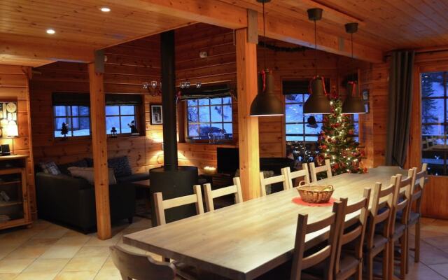 Quaint Holiday Home in Valfrejus with Garden