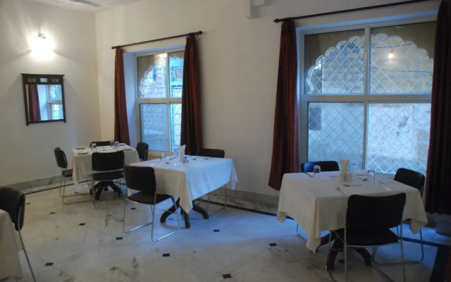 Goroomgo Gajanand Guest House Jaisalmer