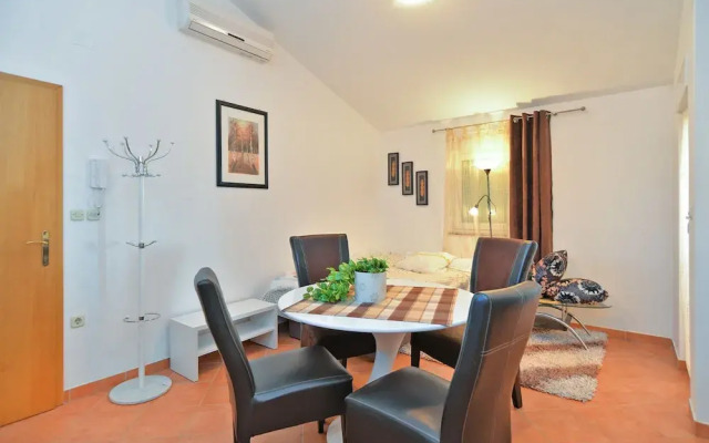 Apartment 258