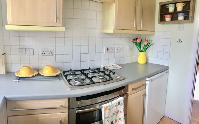Apple Perch 2BR Flat-Free Parking