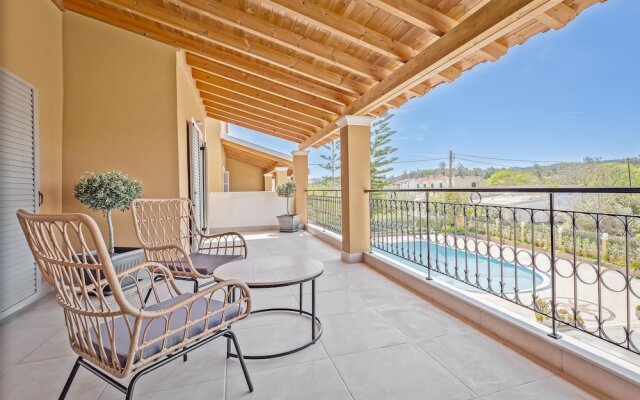 Comissa Luxury Suites