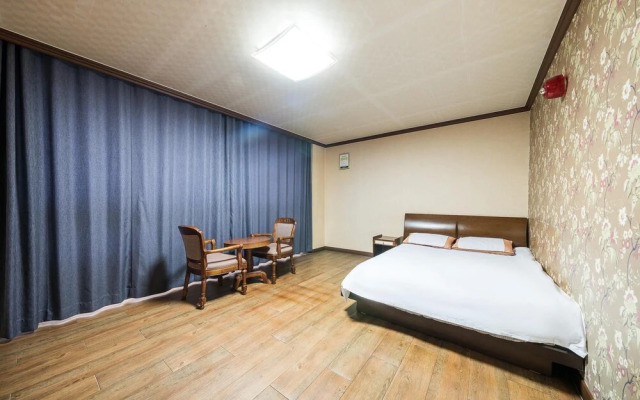 Damyang Chuwolsan Happy Land