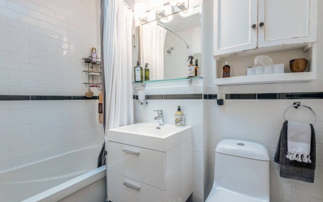 Beautiful, Modern & Spacious 2 Bedroom House