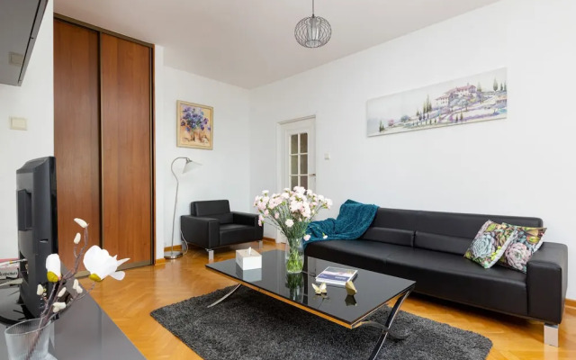 Krypska Apartment Warsaw by Renters