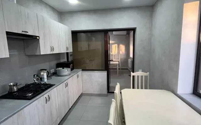 Guest house, Hostel