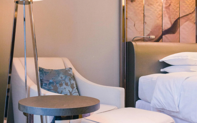 Sheraton Grand Zhengzhou Hotel