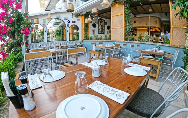 George Dragon Beach Hotel