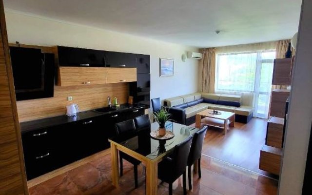 Dilov Apartments in Yalta Golden Sands