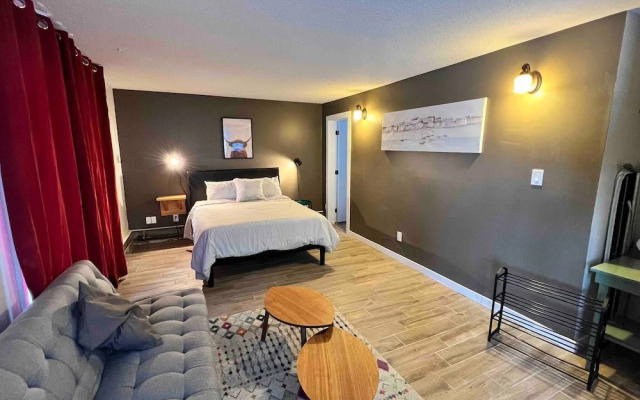 One Bedroom Condo Near Whyte Ave