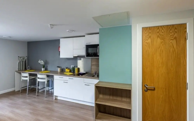 JOIVY Affordable Edinburgh - Adults only