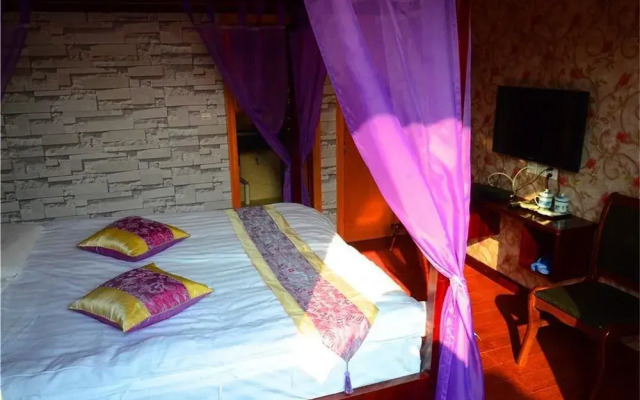 Wuzhen Yishuige Inn