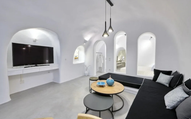 Cave Suite Oia