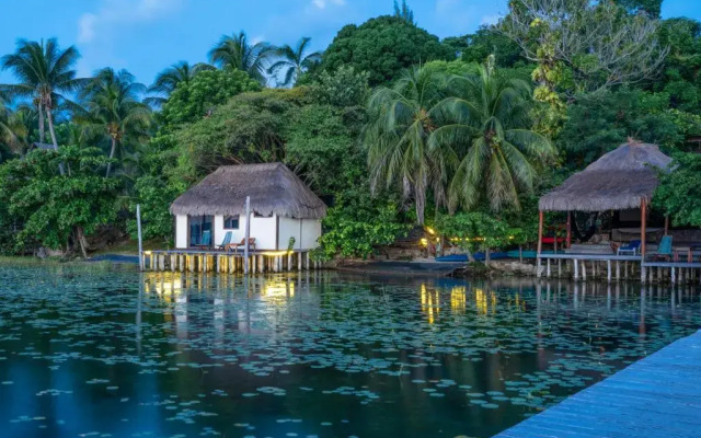 Lagoon Front Hut