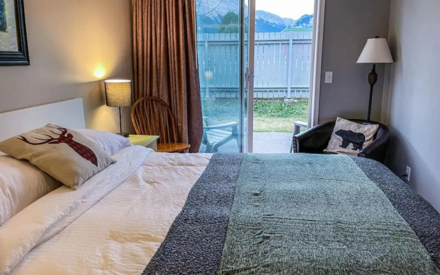 The Norquay, Pet-Friendly 2 Bed with Mtn View