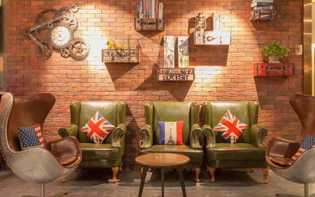 James Joyce Coffetel Chongqing Jiefangbei Pedestrian Street Hongyadong