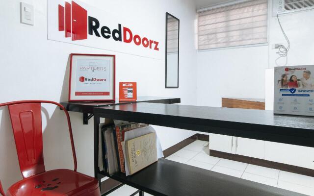 RedDoorz near De La Salle Dasmarinas Cavite