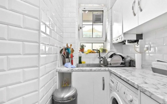 Spacious 4 Bedroom Apartment in Bethnal Green