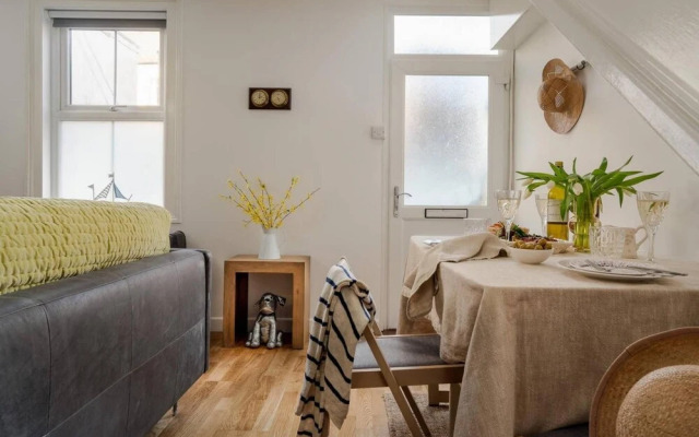 The End House - Cosy and central (Dartmouth)
