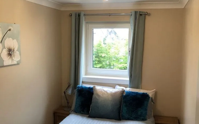 Large Apartment GLA Airport