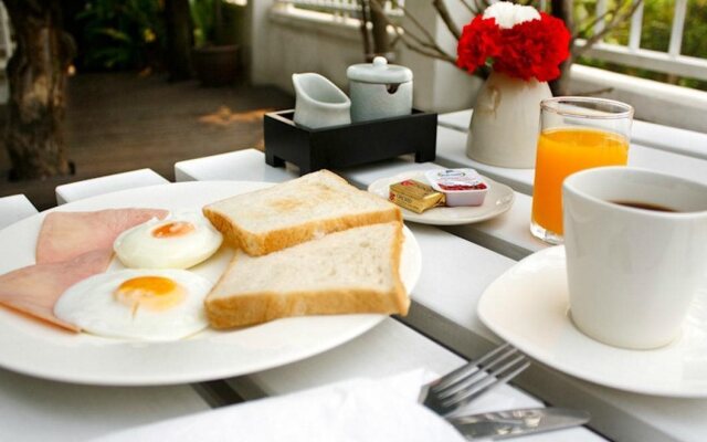 清迈白屋民宿(White Chalet Guesthouse Chiang Mai)