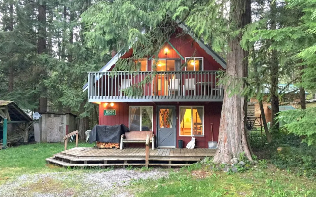 Mt Baker Rim Cabin 63 - A Traditional ski Chalet Pet Friendly Free Wi-fi