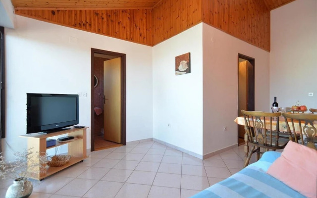 Spacious Apartment in Peroj With Terrace