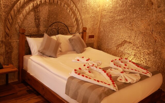 Sarnich Cave Suites