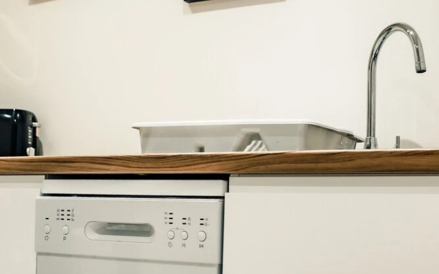 Bv Cosy Basement Apartment At Conditioning House