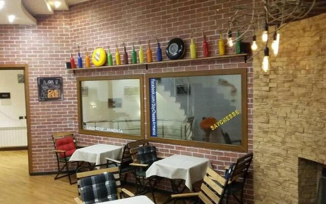 Сити Отель (City Hotel)