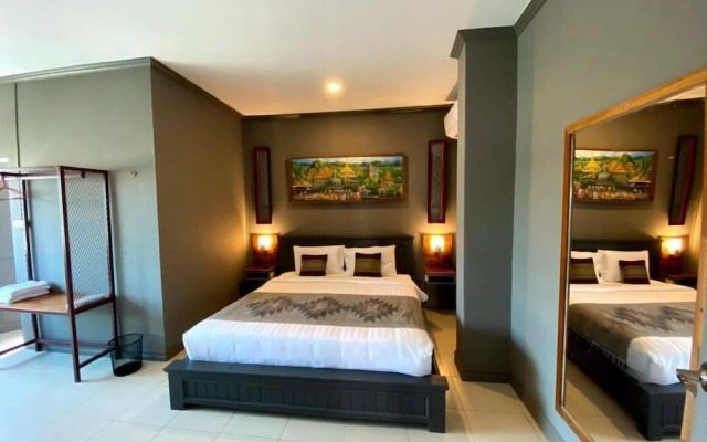 Patuxay Place